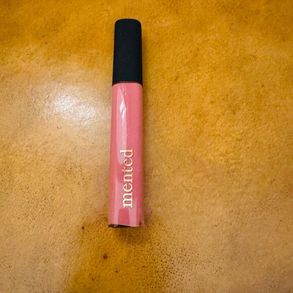 Mented Cosmetic Lip Gloss Moisture Lipstick Cruelty Free Vegan Pink About Me NEW - Picture 5 of 7